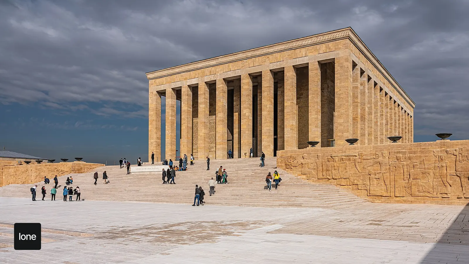 Ankara gezi rehberi için Anıtkabir ve şehirde tarihi rota görünümü