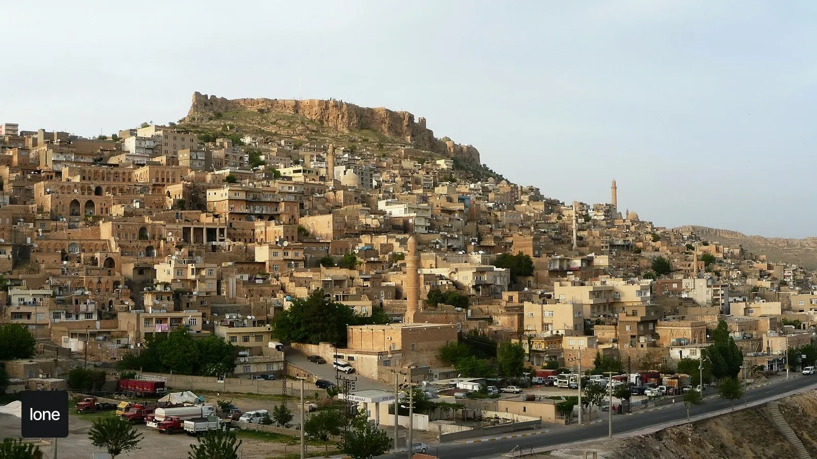 Mardin’de Sonbahar Fotoğraf Rotası: Taş Sokaklar, Manzara ve Kafeler için gerçek fotoğraf kaynaklı öne çıkan görsel