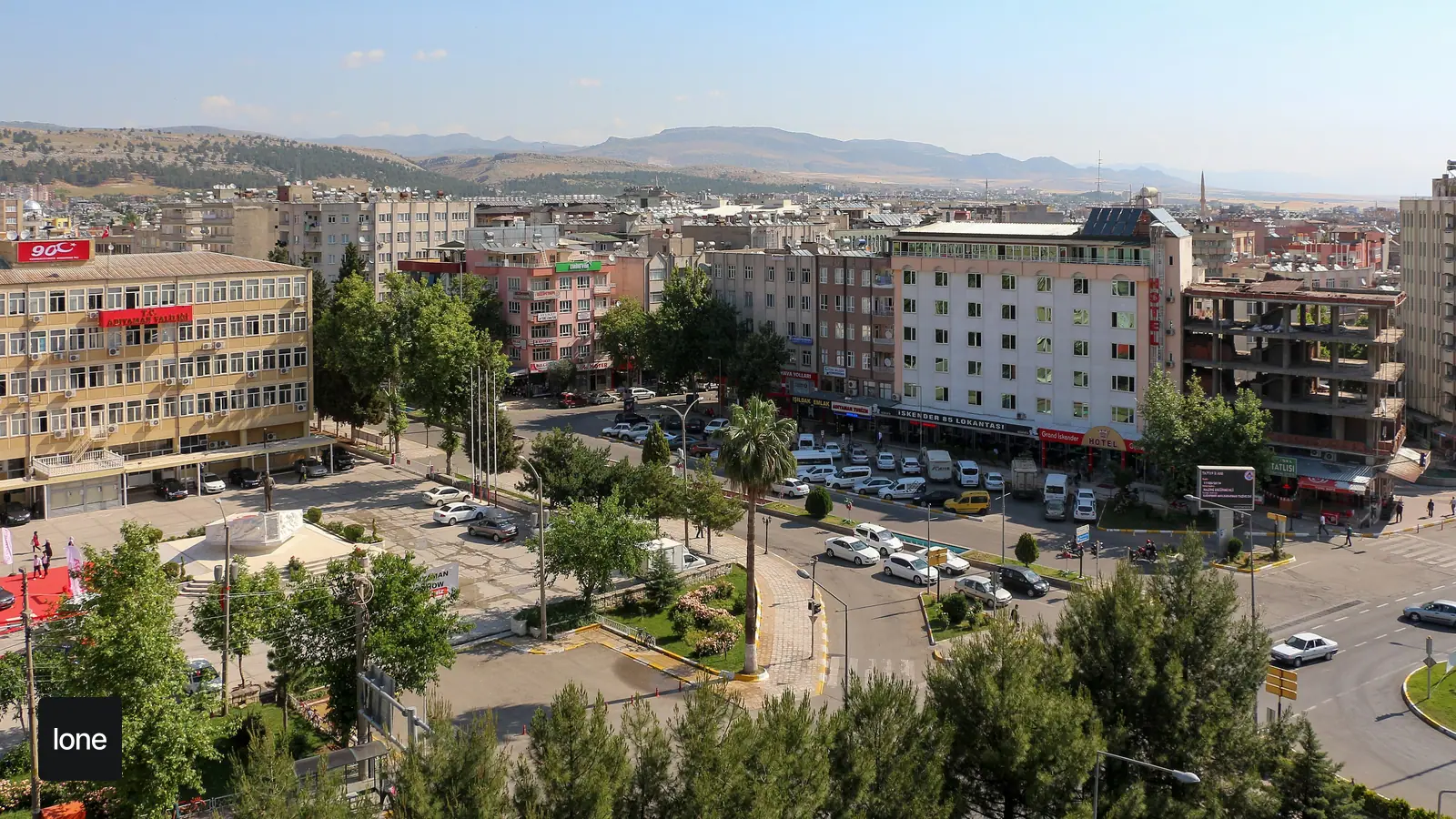 Adıyaman gezi rehberi kapsamında Nemrut + tarihi alan temalı gerçek şehir fotoğrafı