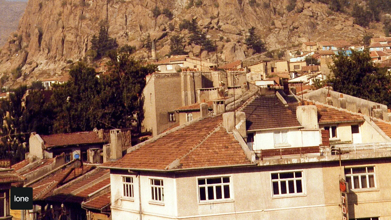 Afyonkarahisar gezi rehberi kapsamında Kale + termal tesis temalı gerçek şehir fotoğrafı