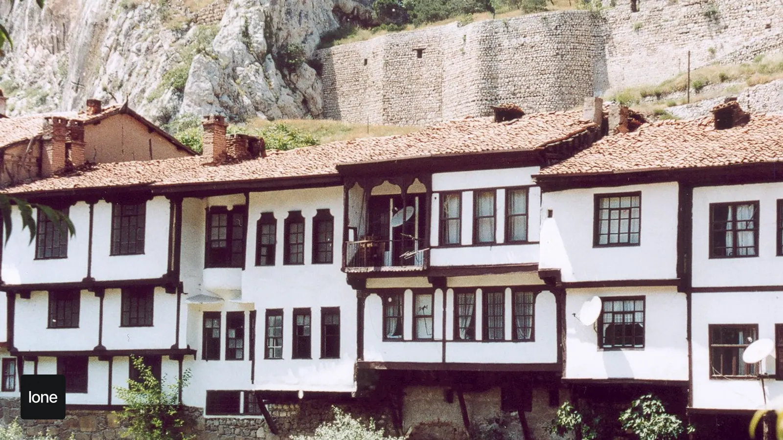 Amasya gezi rehberi kapsamında Yalıboyu + Kral Kaya temalı gerçek şehir fotoğrafı