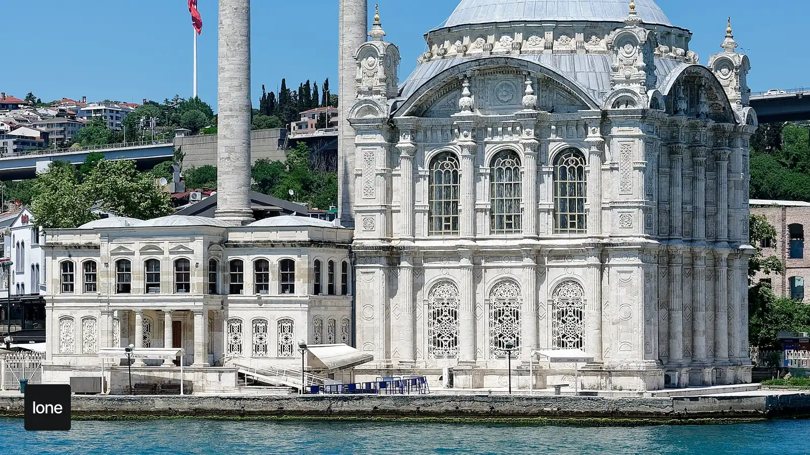 İstanbul hafta sonu rotaları için Ortaköy ve Boğaz manzarası