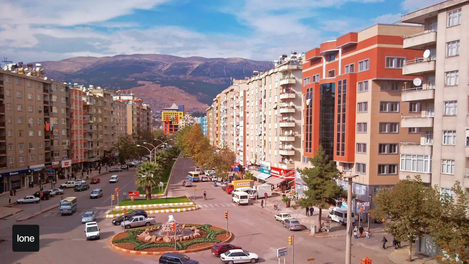 Kahramanmaraş gezi rehberi kapsamında Çarşı + dondurma temalı gerçek şehir fotoğrafı